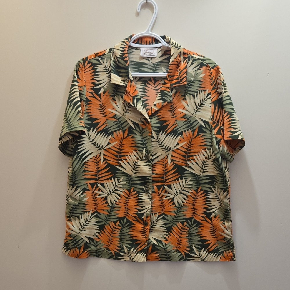 Trapoical Button Down
